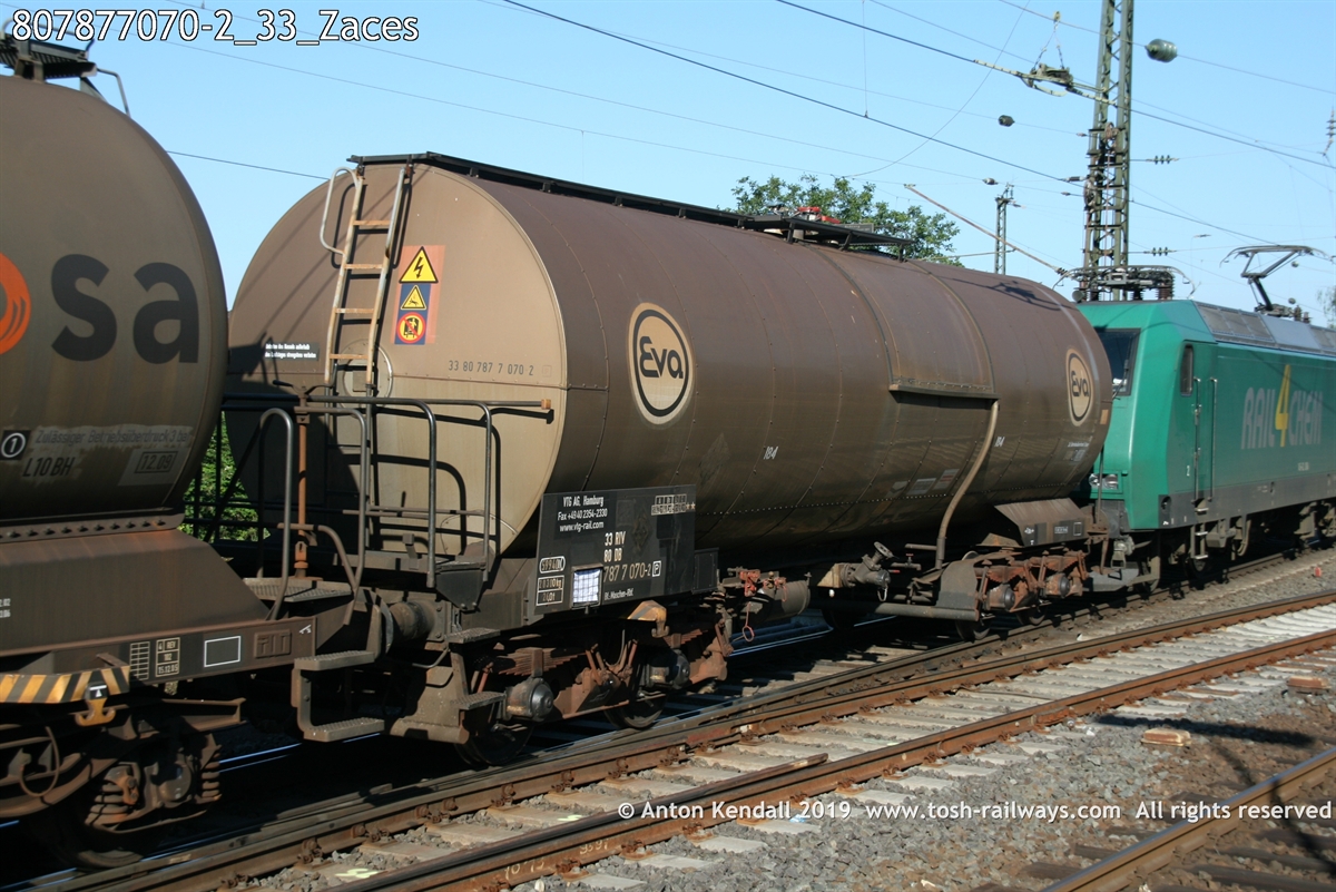 807877070-2_33_Zaces.jpg
